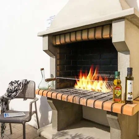 Sleeps 8 Pool Air Con Wifi Villa *