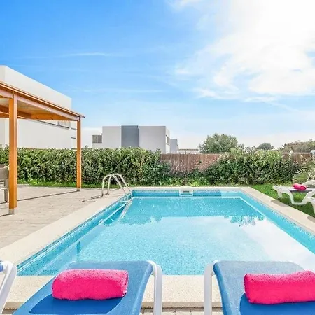 Sleeps 8 Pool Air Con Wifi * Cala en Bosch