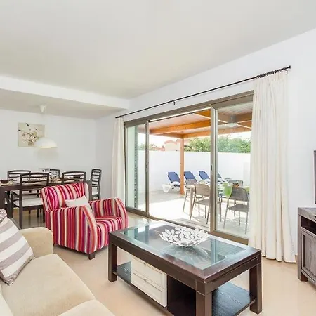 Sleeps 8 Pool Air Con Wifi * Cala en Bosch
